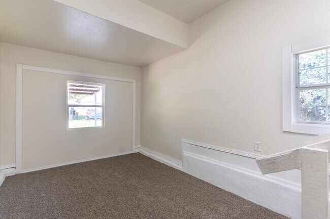 Building Photo - 3 Bedroom Rent to Own Home Available!