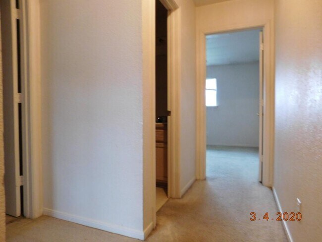 Building Photo - 2811 Cantabrian Dr