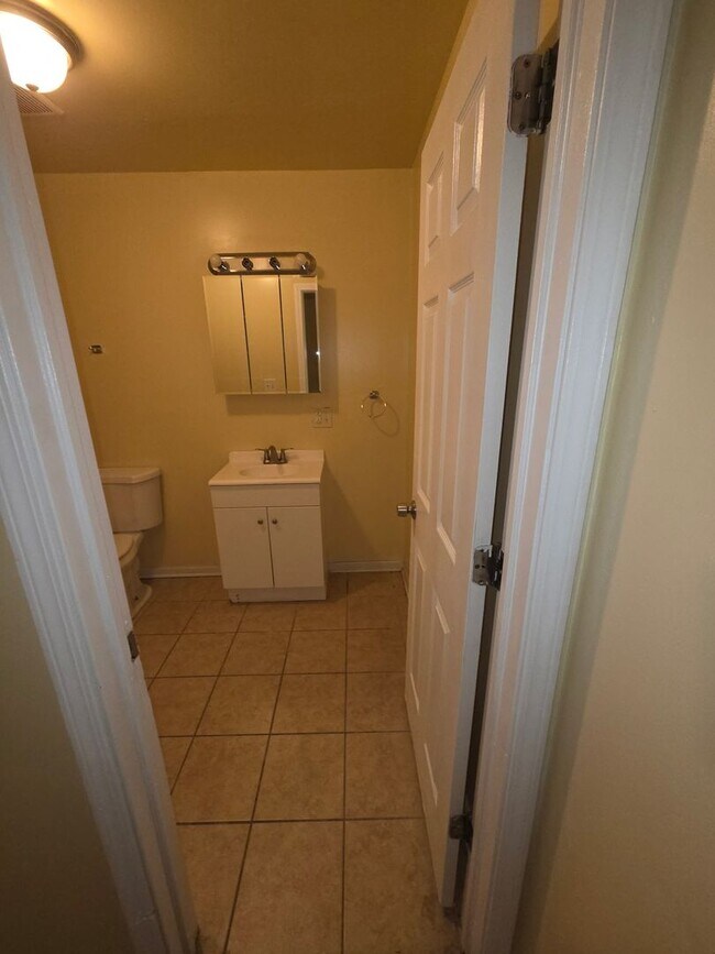 Building Photo - 6669 S Michigan Ave