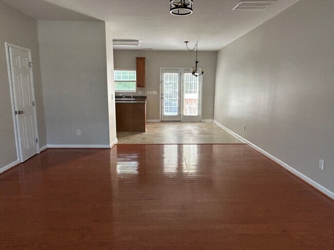 Building Photo - 619 Laurens Way