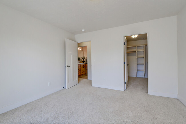 Building Photo - LUXURY MAINTENANCE FREE CORNER TOWNHOME