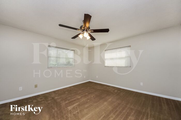 Building Photo - 504 St Dunstan Way