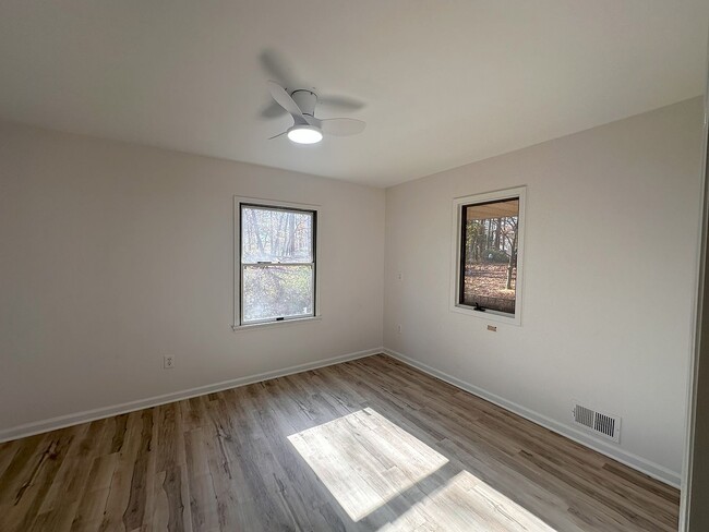 Building Photo - 842 Beatrice Pkwy