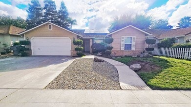 Building Photo - Great NW home with POOL & SOLAR!