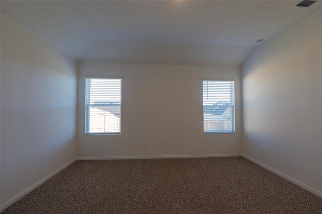 Building Photo - 223 Las Lomas Dr