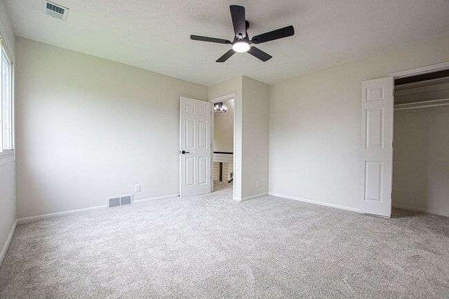 Building Photo - 722 S 153rd Cir