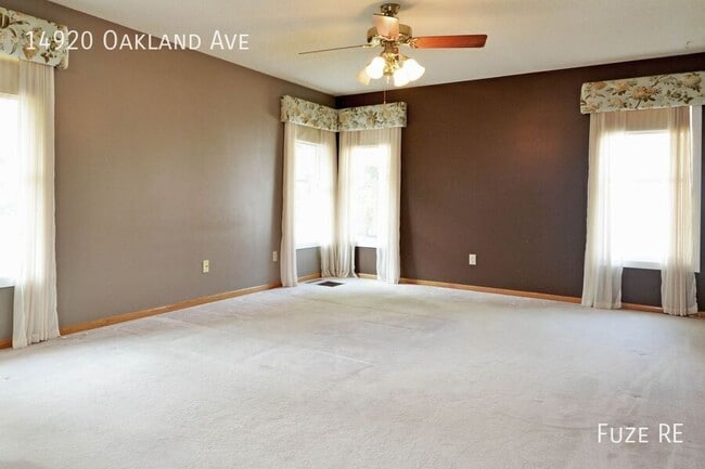 Building Photo - 14920 Oakland Ave