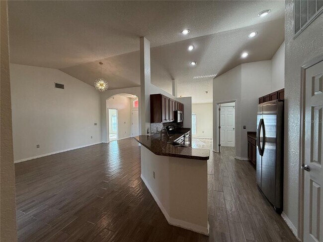 Building Photo - 318 Highland Meadows Dr