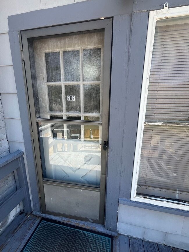 Building Photo - 520 S Curry St