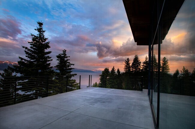 Building Photo - Architectural gem