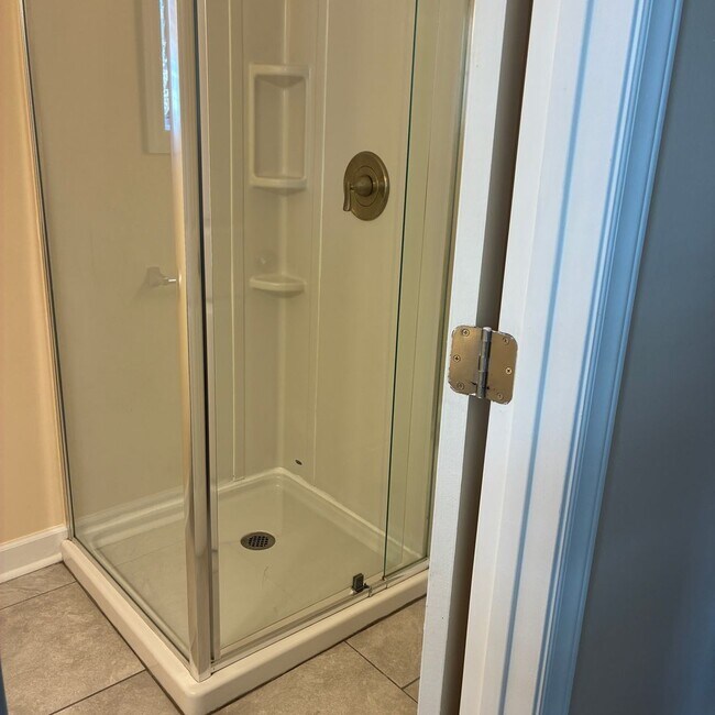 Building Photo - 4 Bedroom 3 Bath Home in Winnabow, NC