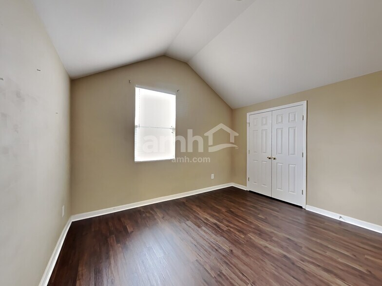 Building Photo - 3405 Rocket Ct