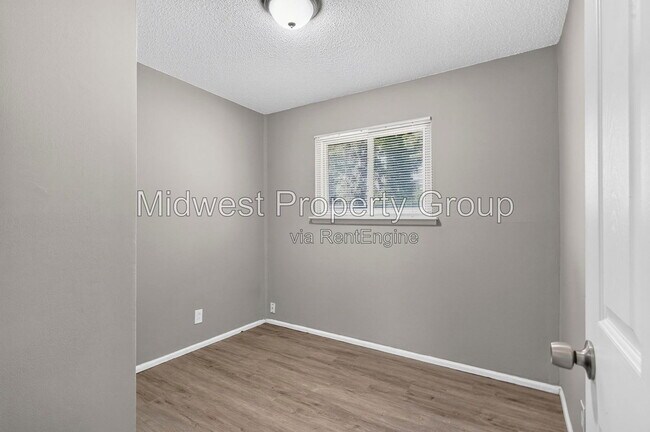 Building Photo - 1446 Vero Dr