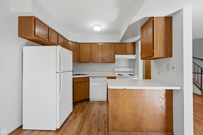 Building Photo - 187 Uteg St