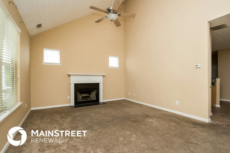 Building Photo - 4652 Parkway Cir