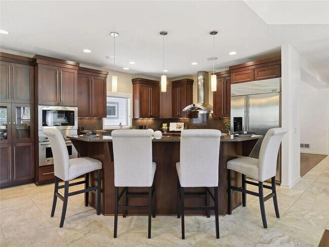 Building Photo - 6484 Ivy Way