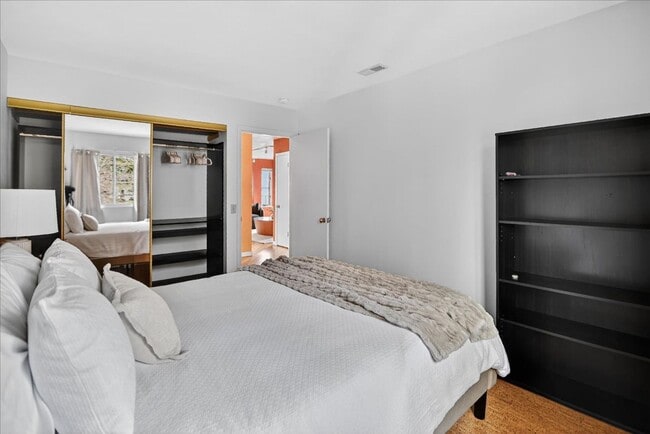 Building Photo - Urban Oasis on the Lake- Condo in Downtown Madison