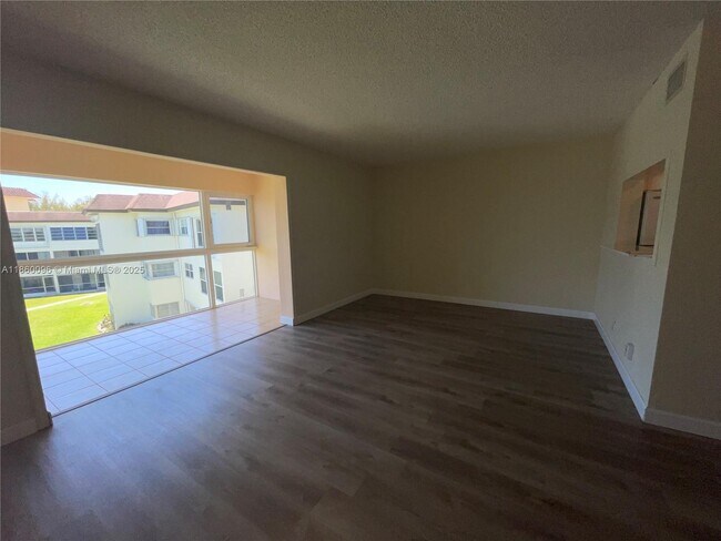 Building Photo - 4200 Crystal Lake Dr