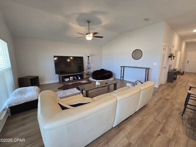 Building Photo - 231 Boggy Crk Wy