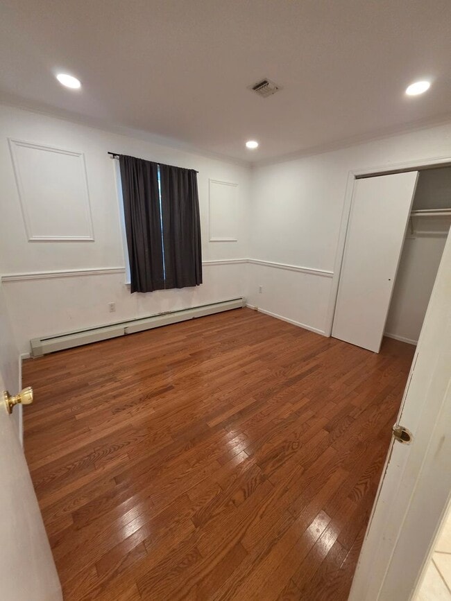 Building Photo - 553 Declaration Ln