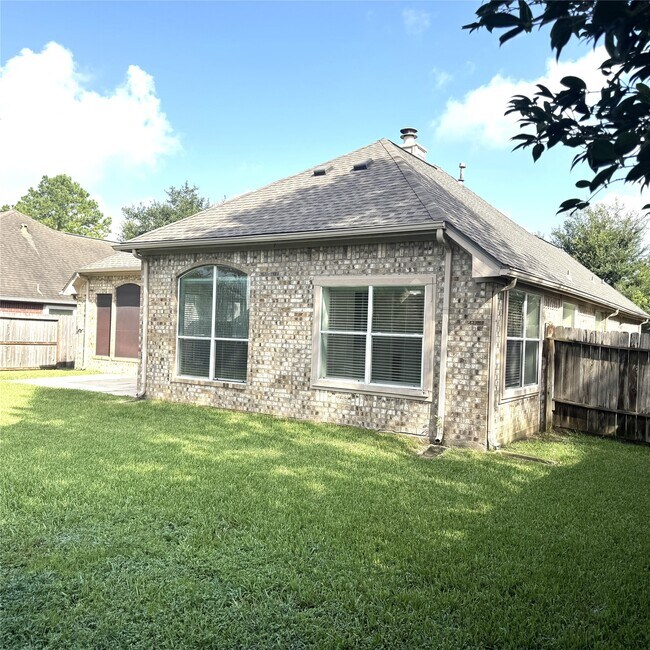 Building Photo - 10023 Hickory Trail Ln
