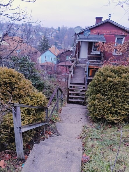 Building Photo - 1508 Ridge Ave