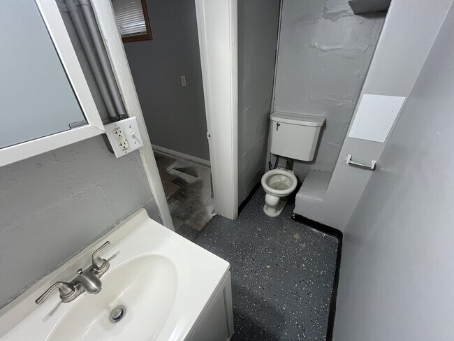 Building Photo - 6531 N 34th St