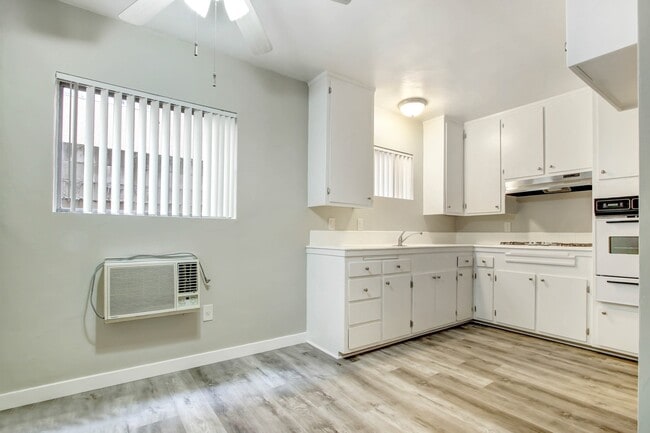 Building Photo - 4733 Orion Ave