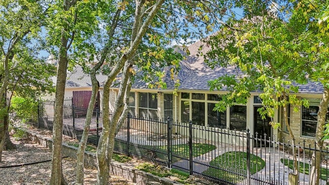 Building Photo - 8822 Ballinger Dr