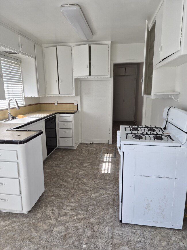 Building Photo - 1949 14th Ave