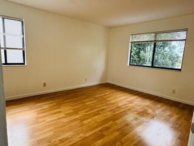 Building Photo - 6008 Strawberry Fields Way