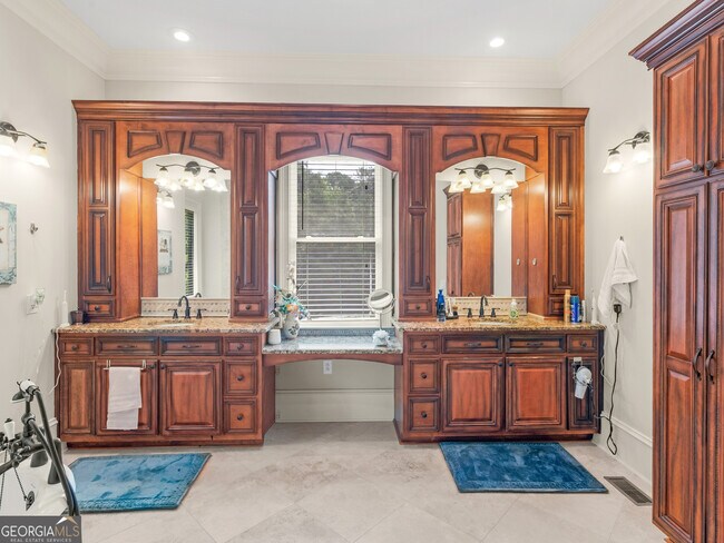 Building Photo - 1695 Whitley Rd