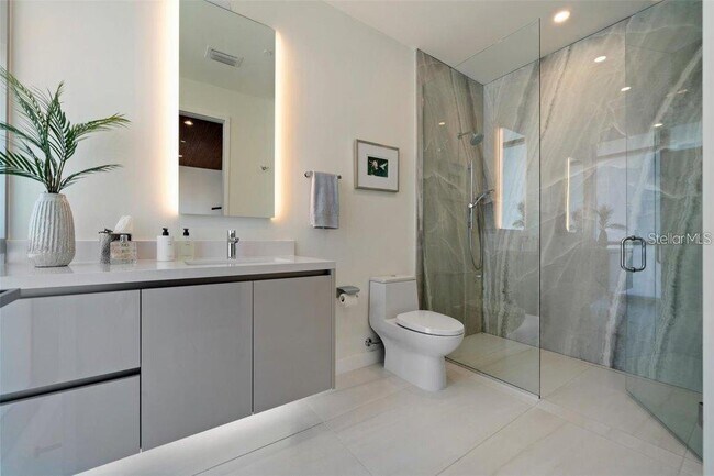 Building Photo - 111 Golden Gate Point