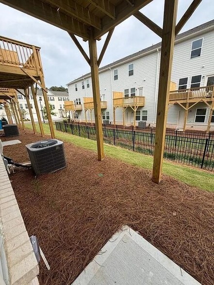 Building Photo - 6208 Kenbrook Dr