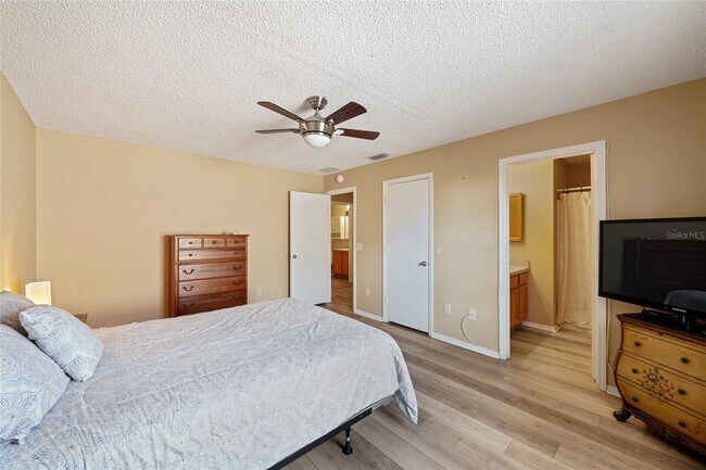 Building Photo - 8221 SE 169th Palownia Loop