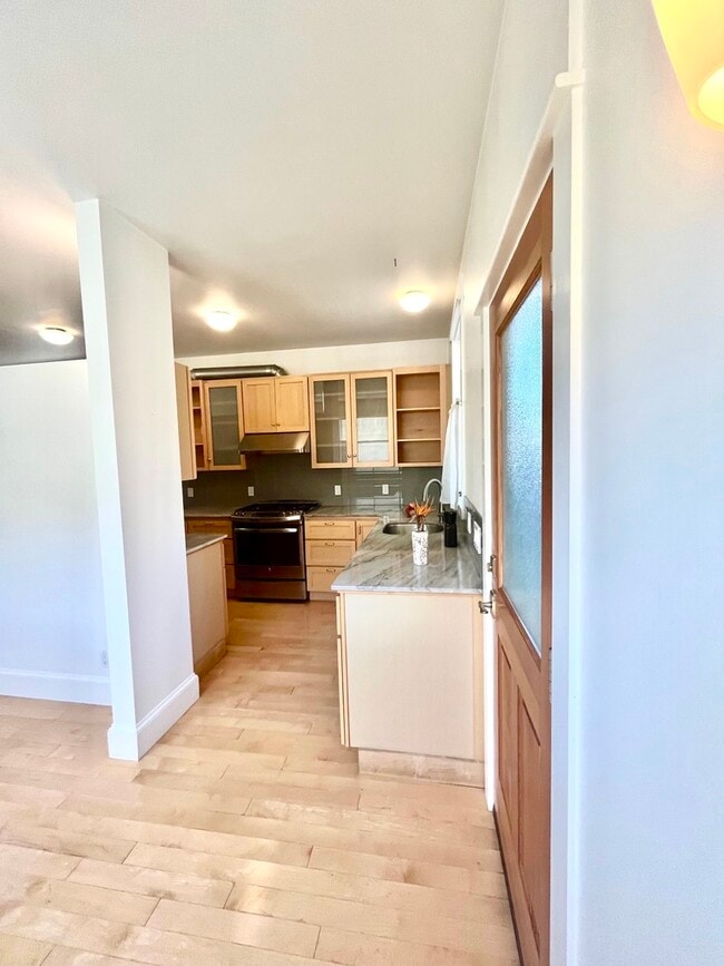 Building Photo - 3918 Webster St