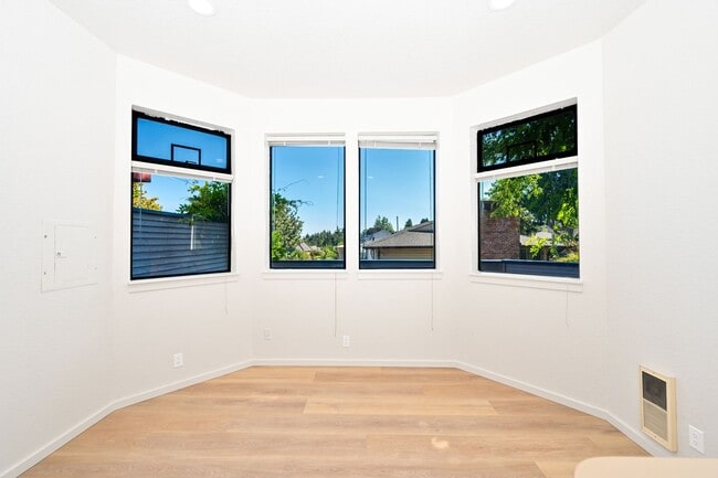 Building Photo - Welcome Home to Terrace View!