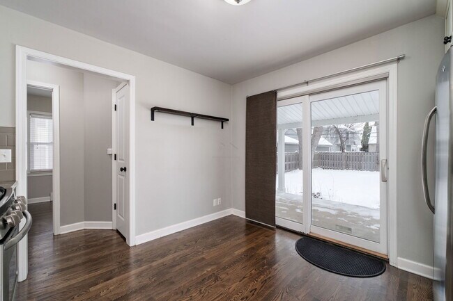 Building Photo - 537 Bird Ave