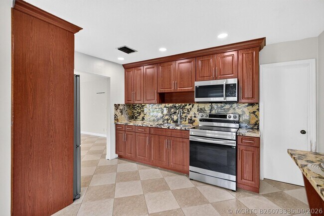 Building Photo - 241 NW 49th St