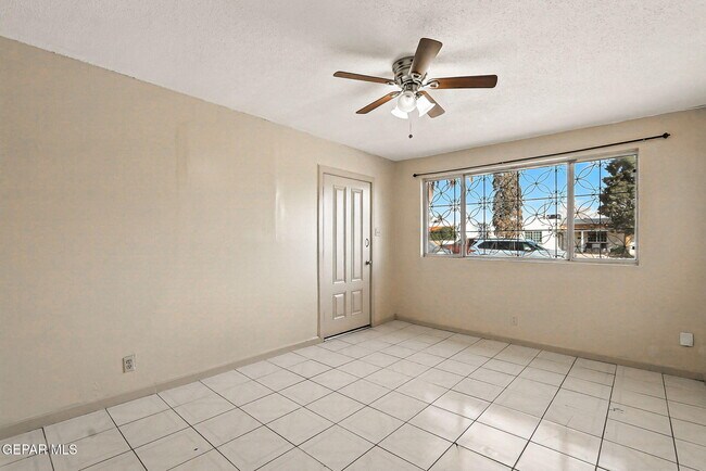 Building Photo - 115 Miller Cir