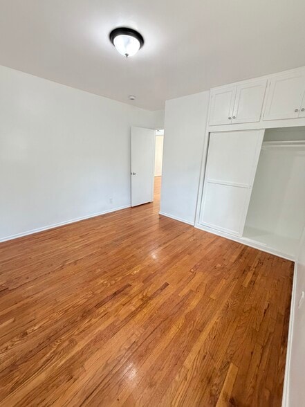 Building Photo - 7110 1/2 Haskell Ave