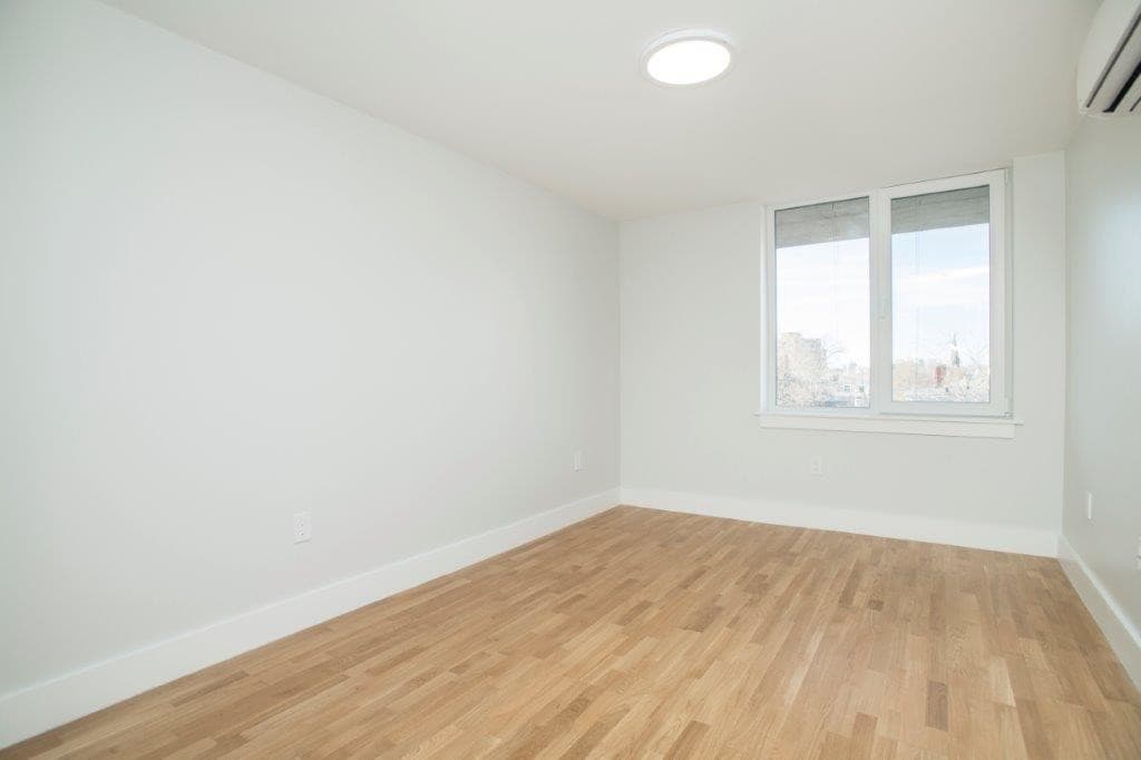 Building Photo - 336 Harvard St