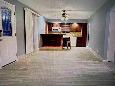Building Photo - Welcome to this beautiful single-family home in South Euclid, OH.