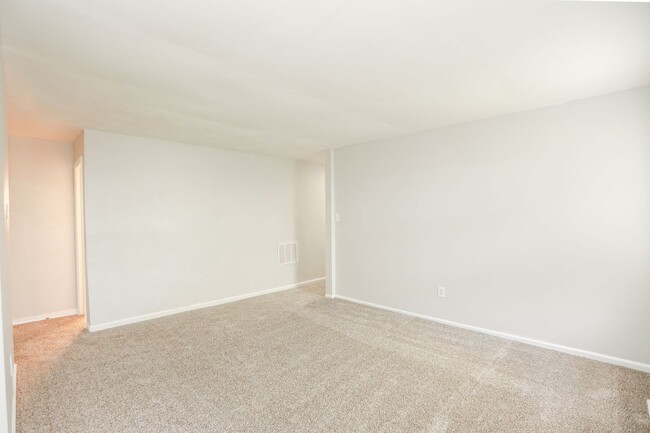 Building Photo - 422-424 W 30th Street