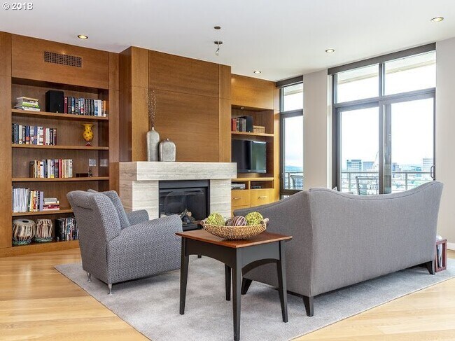 Building Photo - Rare rental in The Westerly - spectacular 2/2.5 unit w/sweeping views/2 parking/2 storage