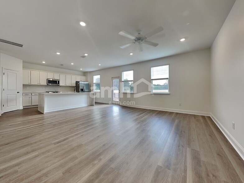 Building Photo - 168 Portside Pk Dr