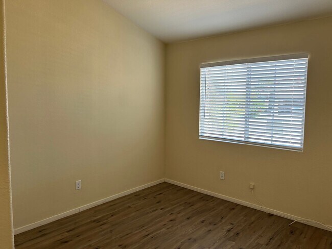 Building Photo - Single Story North Las Vegas home