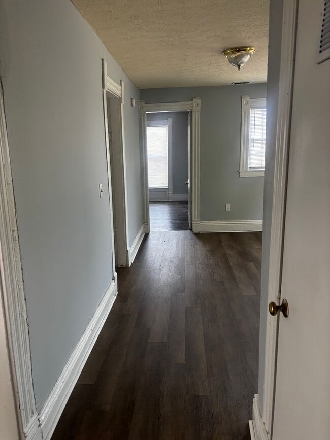 Building Photo - 1139 S 28th St