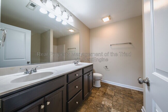 Building Photo - 832 Prince Edward Rd