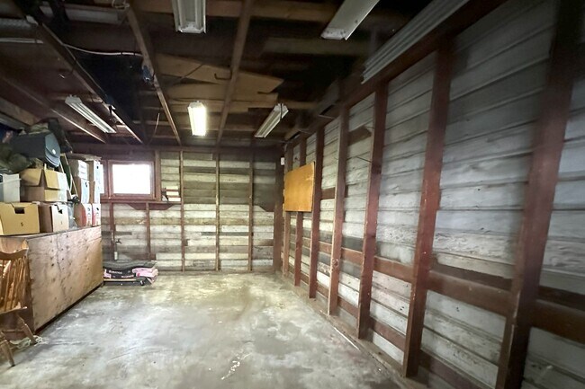 Building Photo - Shankland - 1825 4th